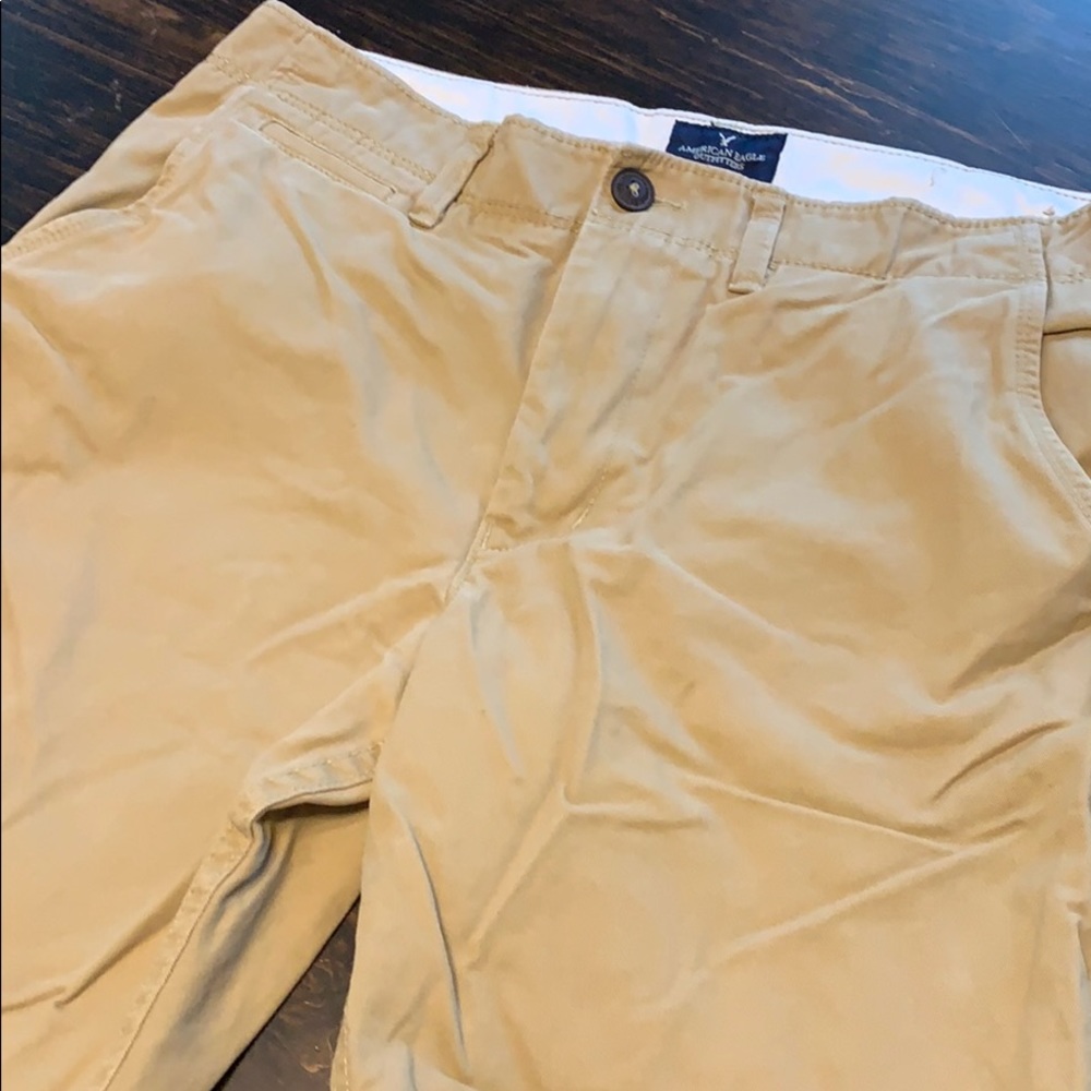 Men’s khaki pants